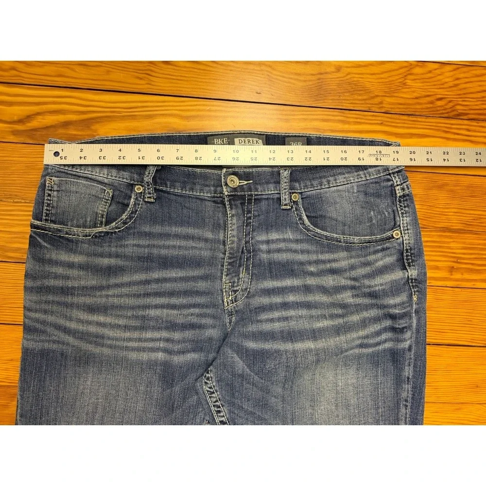 BKE Buckle Jeans Mens 36R Derek Bootleg Medium Wash Denim Western Denim